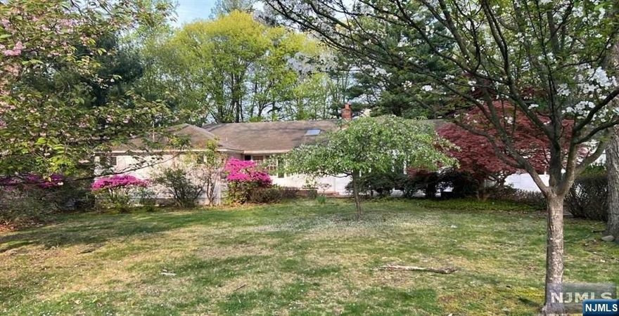 Ranch home, 2 FPLS, HOUSE NEEDS WORK, USE CAUTION BIDDING ONLY OPEN TO OWNER OCC, NONPROFITS AND GOV AGENCIES UNTIL 6/9/2024 11:59:59 PM CT. HOUSE IS SOLD "AS IS" TO ELIGIBLE BUYERS ONLY. SEE ATTACHED DOCS, NO INVESTORS ELIGIBLE AT THIS TIME 203K ELIGIBLE. IE***BID DEADLINE 5/20/2024 BY 11:59PM****