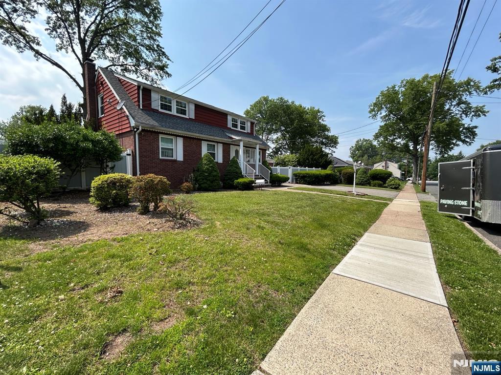 84 N Vivyen Street