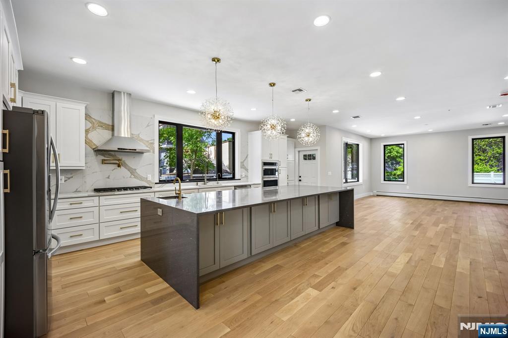 33 Lincoln Avenue