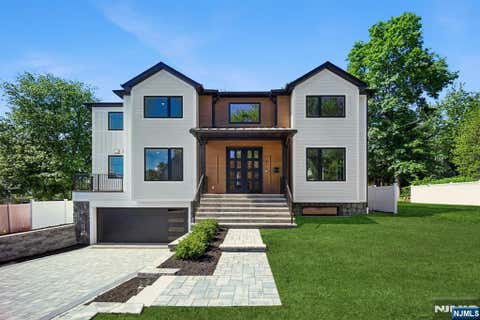 Photo of 33 Lincoln Avenue, River Edge, NJ 07661 (MLS # 26020558)