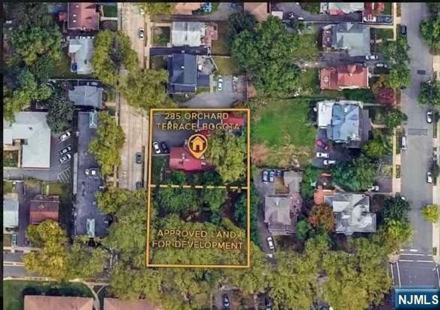 Very rare opportunity to purchase existing 8 unit multifamily building with a net income of $120,000 plus approvals to build 4 townhomes on the empty lot next door. This is a package deal that has the potential to yield 300k+ in net income. 4 of the 8 units have been updated and owner has completely separated all utilities. On site parking lot. This is a strong hold opportunity!
