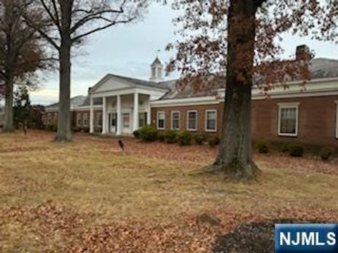 550 Kinderkamack Road 117 - Center Bl Oradell NJ 07649