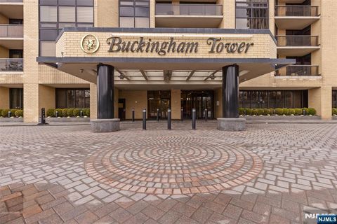 Photo of 800 Palisade Avenue #1709, Fort Lee, NJ 07024 (MLS # 26007706)