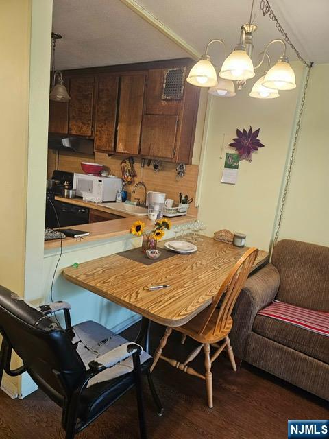 2200 N Central Road 2V