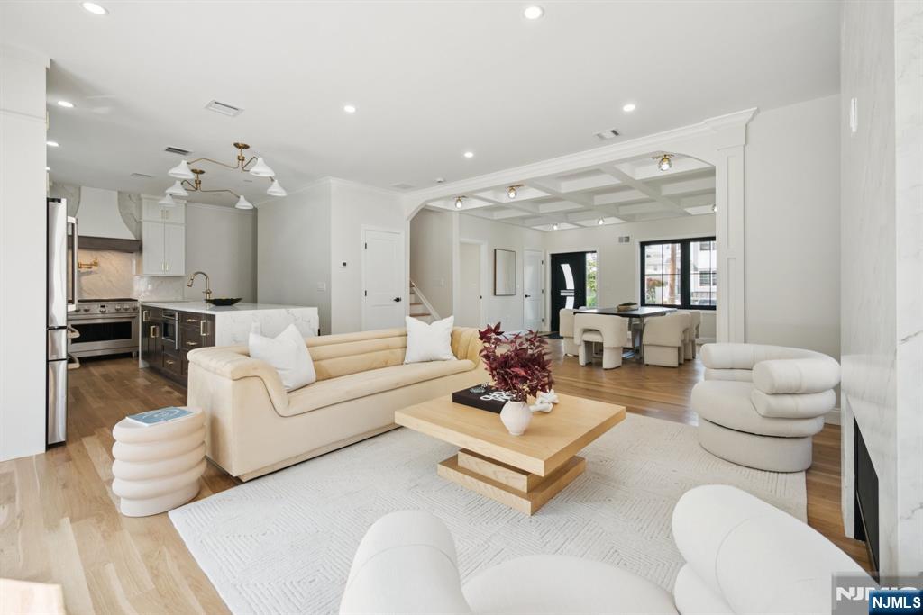 18 Willow Street