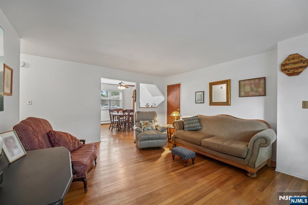 1255A Valley Road 15