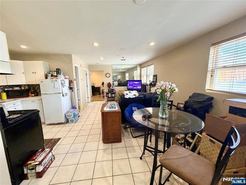 Photo of 336 Bloomfield Ave #1C, Caldwell, NJ 07006 (MLS # 26001489)