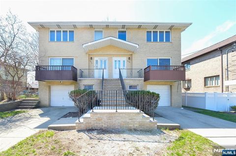 Photo of 472 Central Blvd, Fort Lee, NJ 07024 (MLS # 26006867)