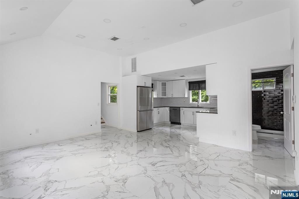 67 Nolans Point
