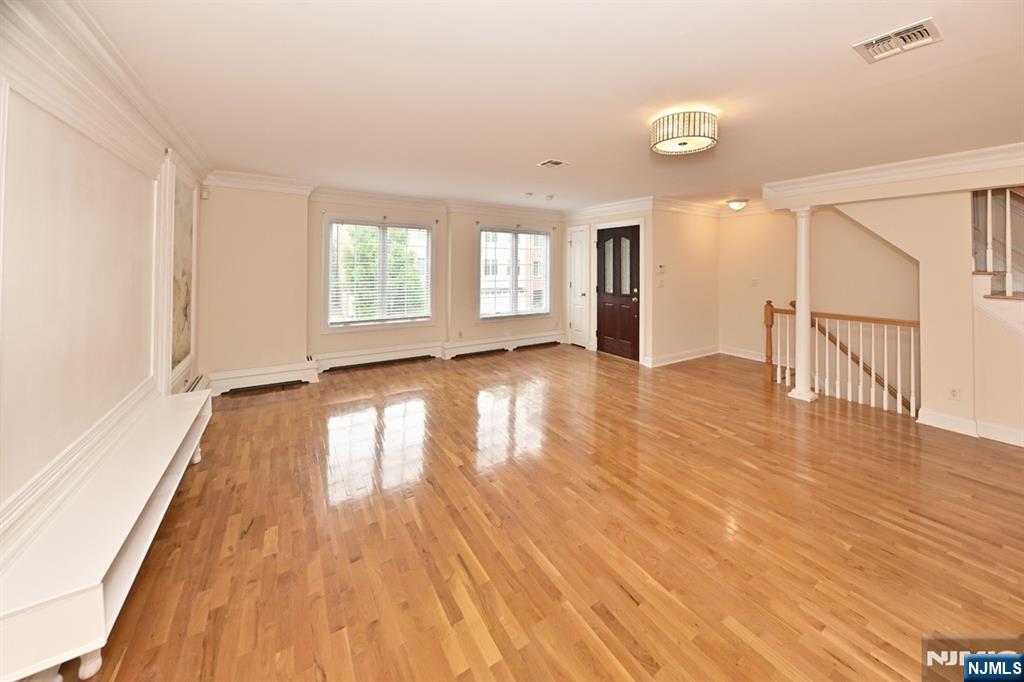 20 Skymark Court