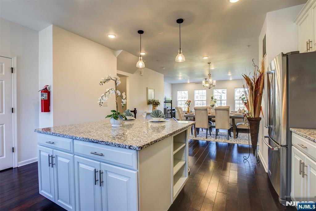 33 Landmark Lane 1015