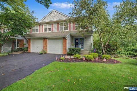 Photo of 42 Hickory Way #4004, Mount Arlington Boro, NJ 07856 (MLS # 26033356)