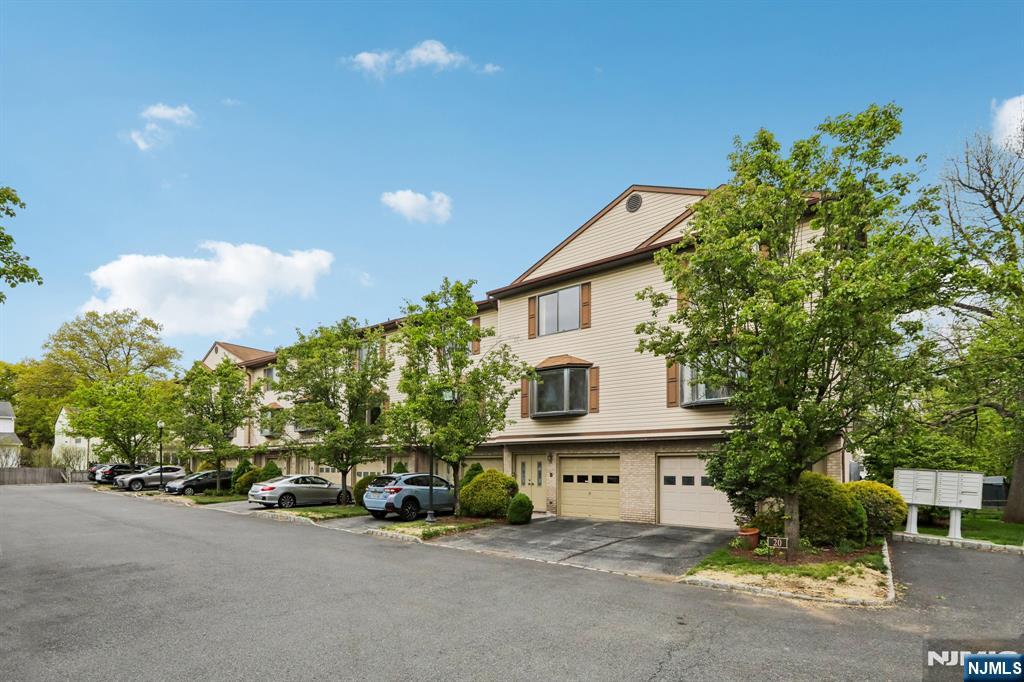 201 Watchung Avenue C19