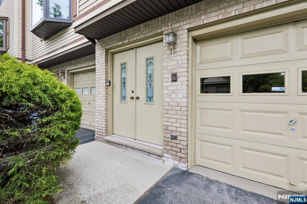 201 Watchung Avenue C19