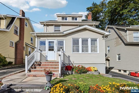 Photo of 163 Maple Street, West Orange, NJ 07052 (MLS # 26040498)