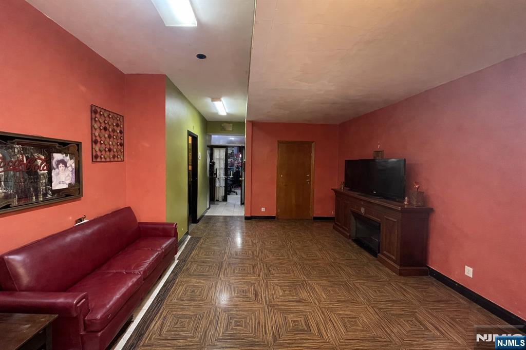 220 Bloomfield Avenue