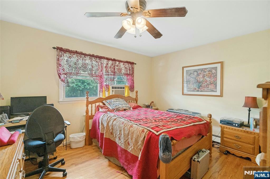 4 Royal Avenue