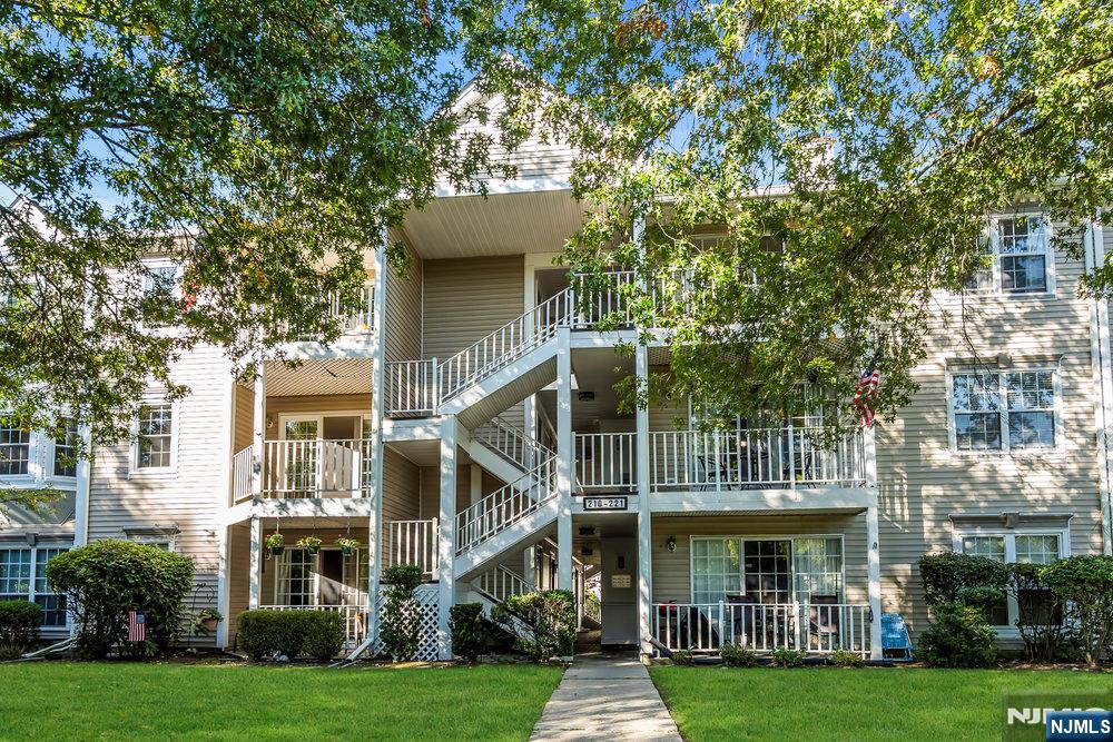 212 Larch Lane