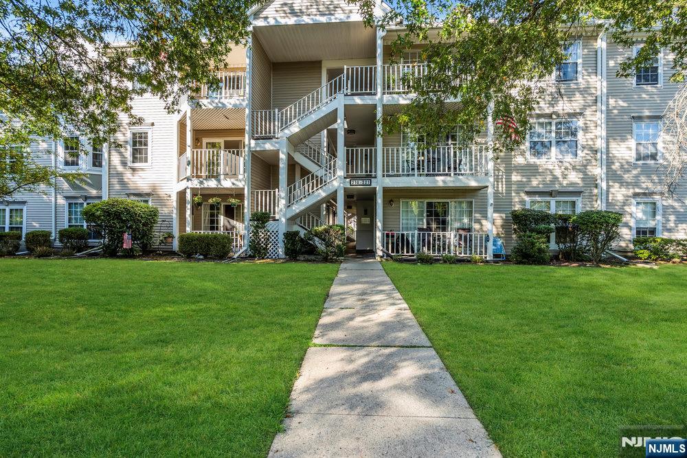 212 Larch Lane