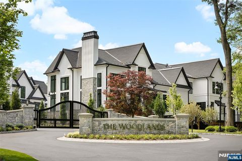 23 Stone Bridge Court Demarest NJ 07627