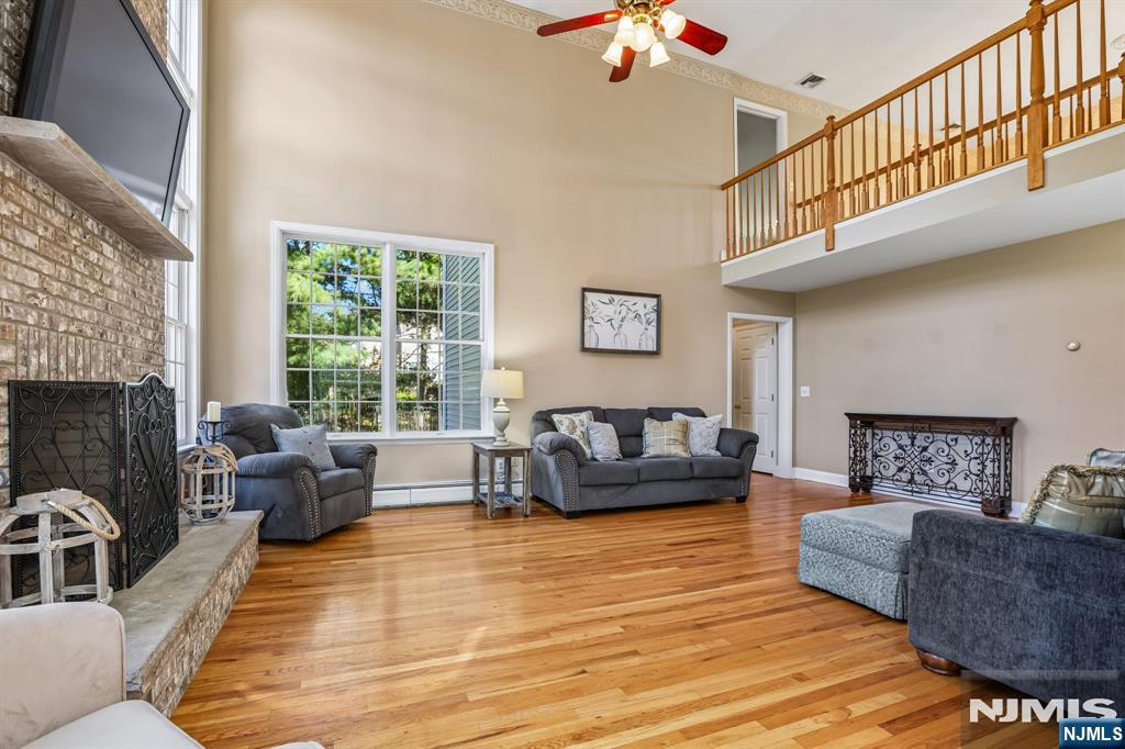 6 Lauren Court