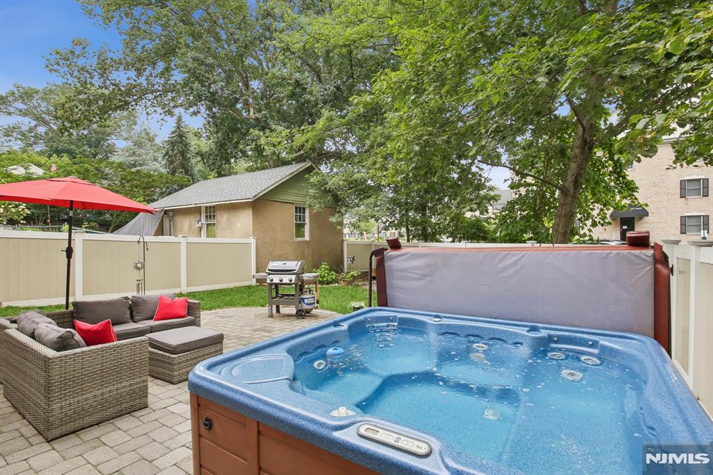 516 Fairview Avenue