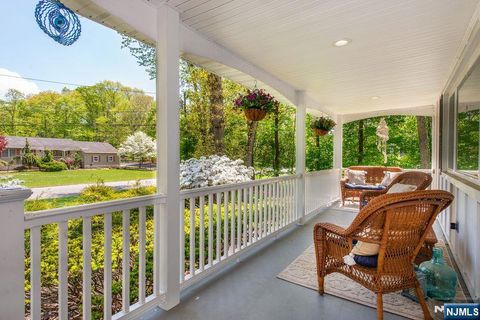 Photo of 681 Glendale RD, Franklin Lakes, NJ 07417 (MLS # 26015520)