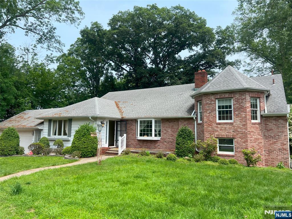 Property for Sale at 106 Prescott Street, Demarest, New Jersey - Bedrooms: 4 
Bathrooms: 4 
Rooms: 11  - $1,250,000