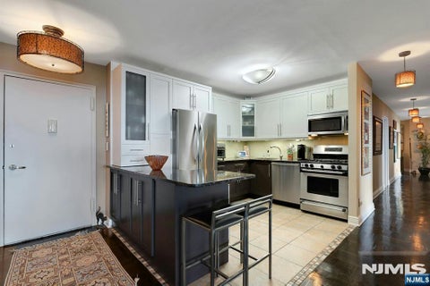 Photo of 2000 Linwood Avenue #22C/D, Fort Lee, NJ 07024 (MLS # 26029725)