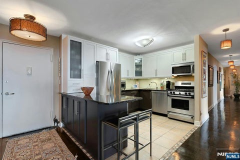 Photo of 2000 Linwood Avenue #22C/D, Fort Lee, NJ 07024 (MLS # 26029725)