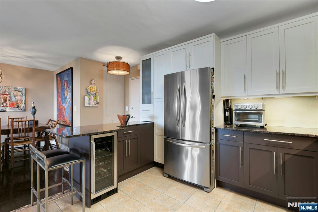 2000 Linwood Avenue 22C/D