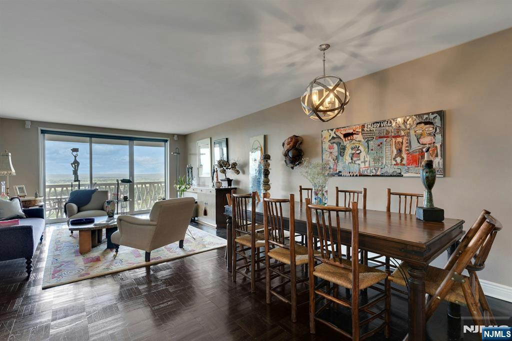 2000 Linwood Avenue 22C/D