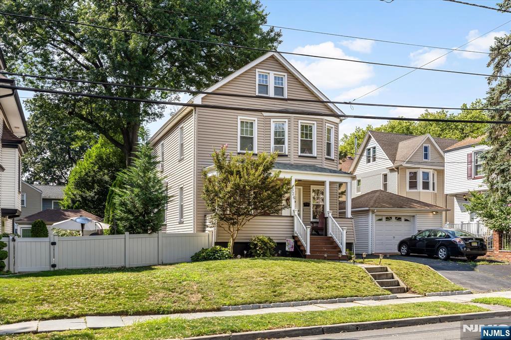 326 Mortimer Avenue