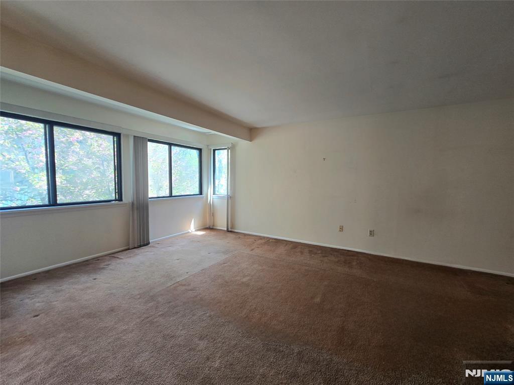230 Indian Hollow