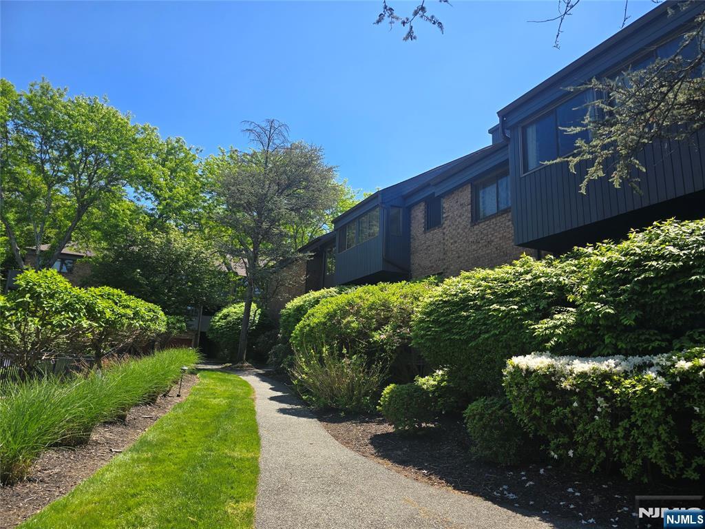 230 Indian Hollow