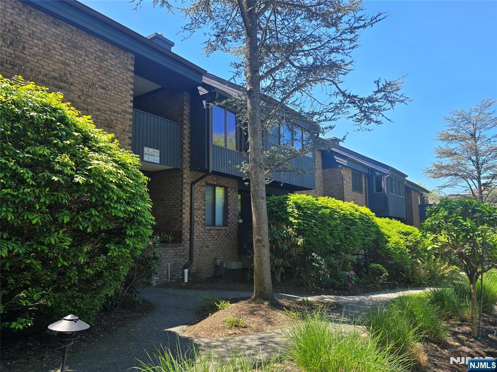 230 Indian Hollow