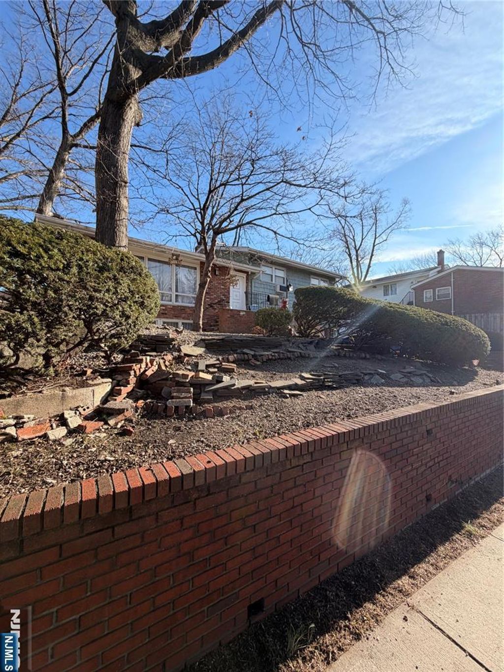 Photo of 1032 Glen Road, Fort Lee, NJ 07024 (MLS # 25043776)