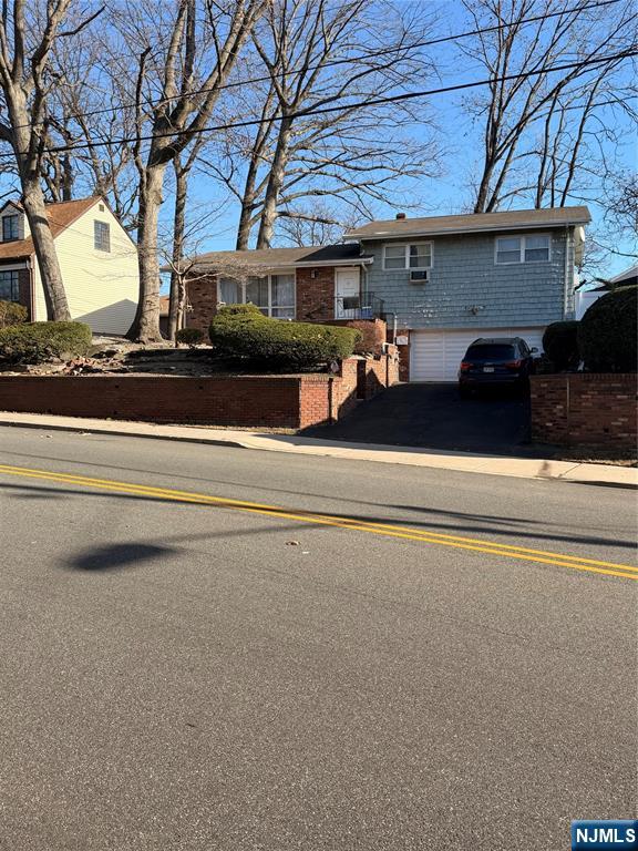 1032 Glen Road