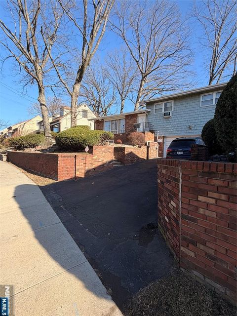 1032 Glen Road Fort Lee NJ 07024