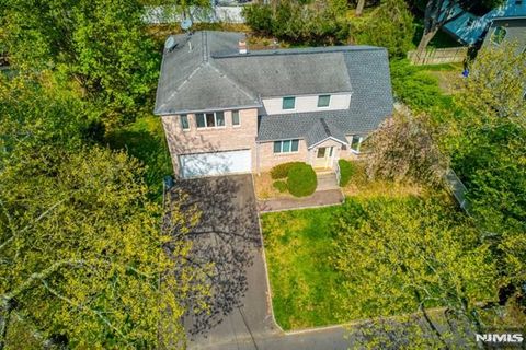 Photo of 99 Park Ave, Cresskill, NJ 07626 (MLS # 25035178)