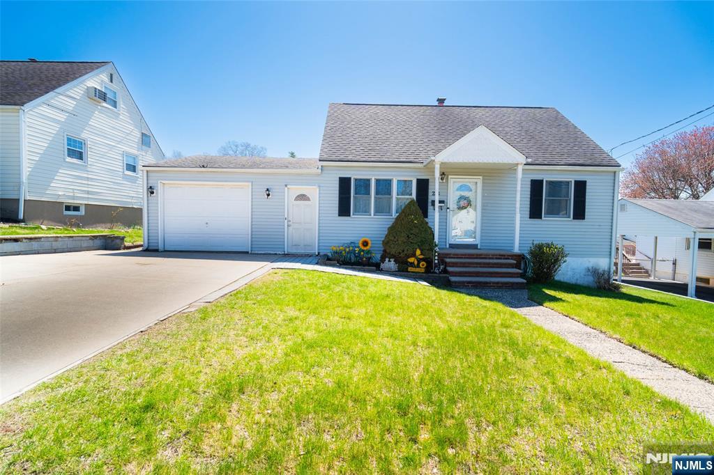 Property for Sale at 28 Overmount Avenue, Woodland Park, New Jersey - Bedrooms: 3 
Bathrooms: 2 
Rooms: 10  - $565,000