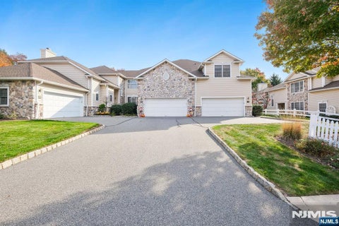 Photo of 7 Oconnor Circle, West Orange, NJ 07052 (MLS # 26041177)