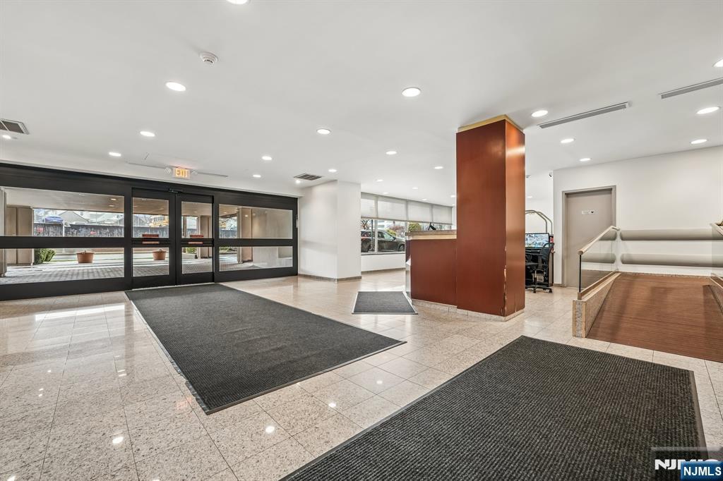 Homes for Sale in Northern NJ | ThisIsRiverEdge.com 2185 Lemoine Avenue 6P