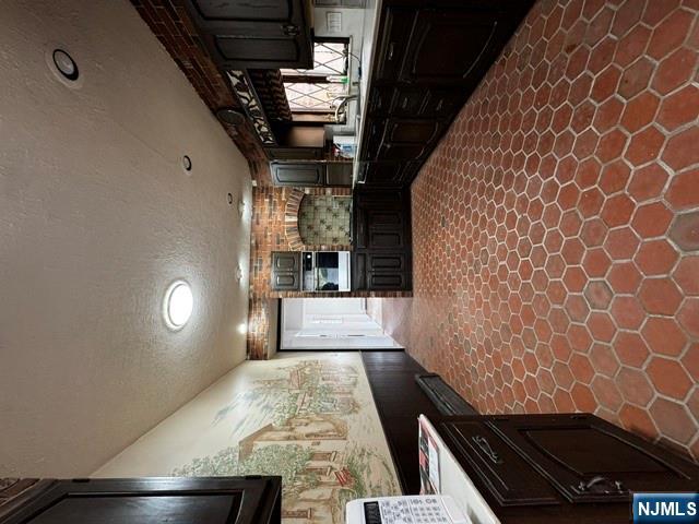 307 Desoto Place