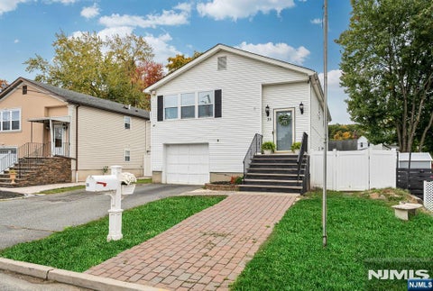 Photo of 33 Ballston Street, Bloomingdale, NJ 07403 (MLS # 26040085)