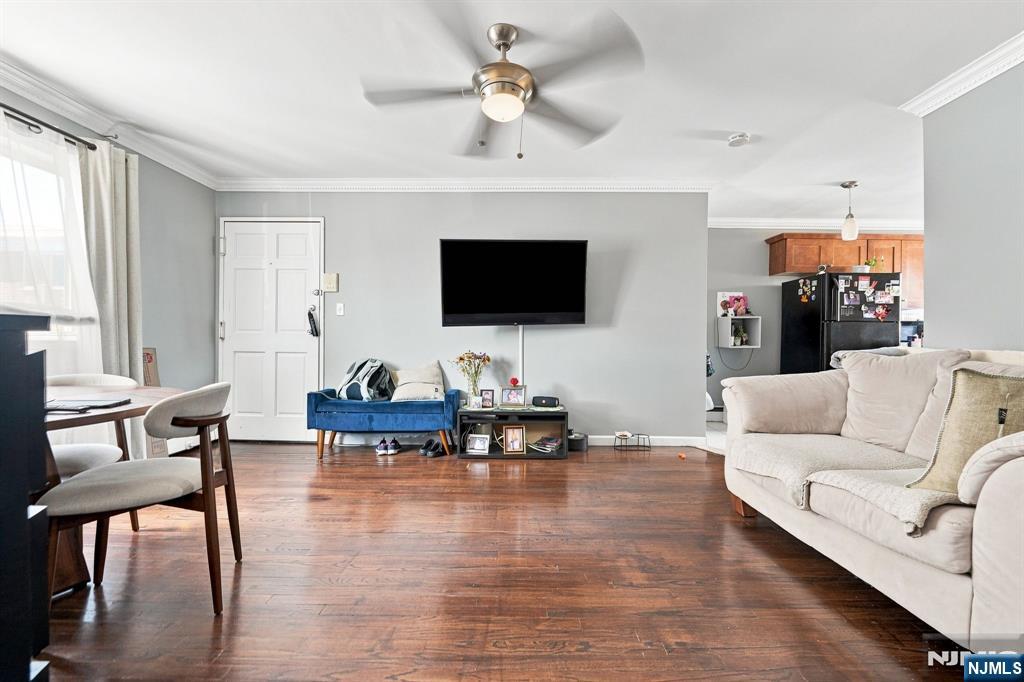 61 Union Avenue B6