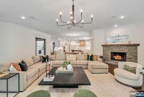 1 Tanbark Trail Saddle River NJ 07458