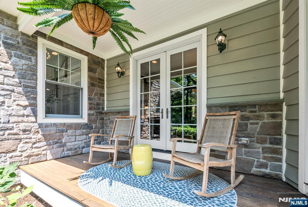1 Tanbark Trail