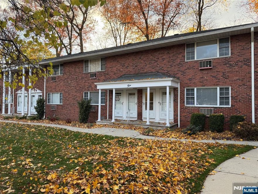 Exceptional one bedroom rental in Washington Drive. The bright, open layout includes a spacious living room, dining area, and updated kitchen. A large bedroom and full bathroom with tub complete the condo. Minutes to downtown Ramsey with shopping, dining and train. No smoking or pets. Credit check and interview required. Tenant responsible for the first $125 of repairs.