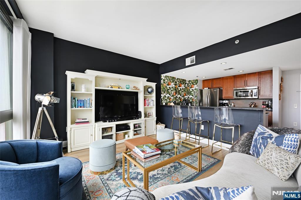 800 Jackson Street 505